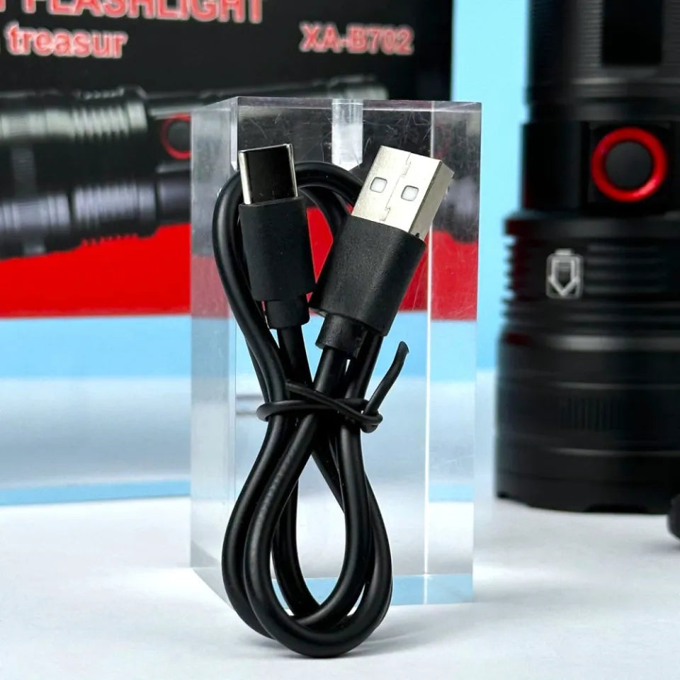 TAKTIČKA ALUMINIJUMSKA LAMPA SA BATERIJOM